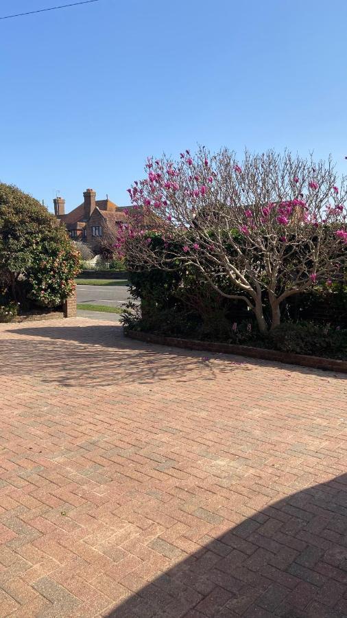 Beautiful Bexhill Cottage With Garden 3 Mins Walk To Beach Exteriör bild