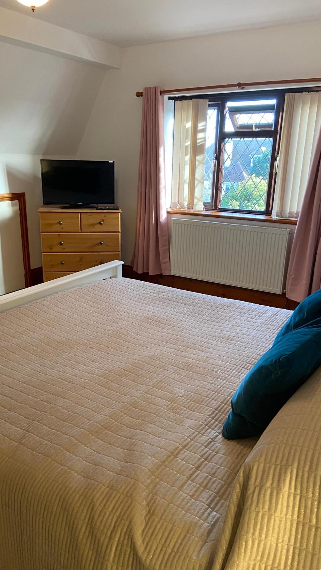Beautiful Bexhill Cottage With Garden 3 Mins Walk To Beach Exteriör bild
