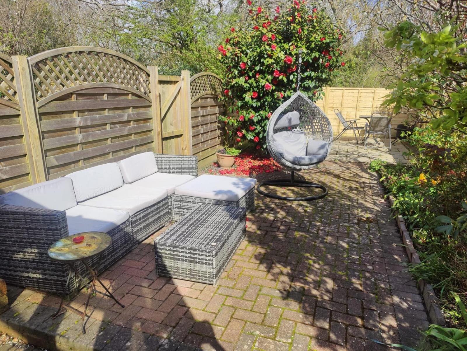 Beautiful Bexhill Cottage With Garden 3 Mins Walk To Beach Exteriör bild