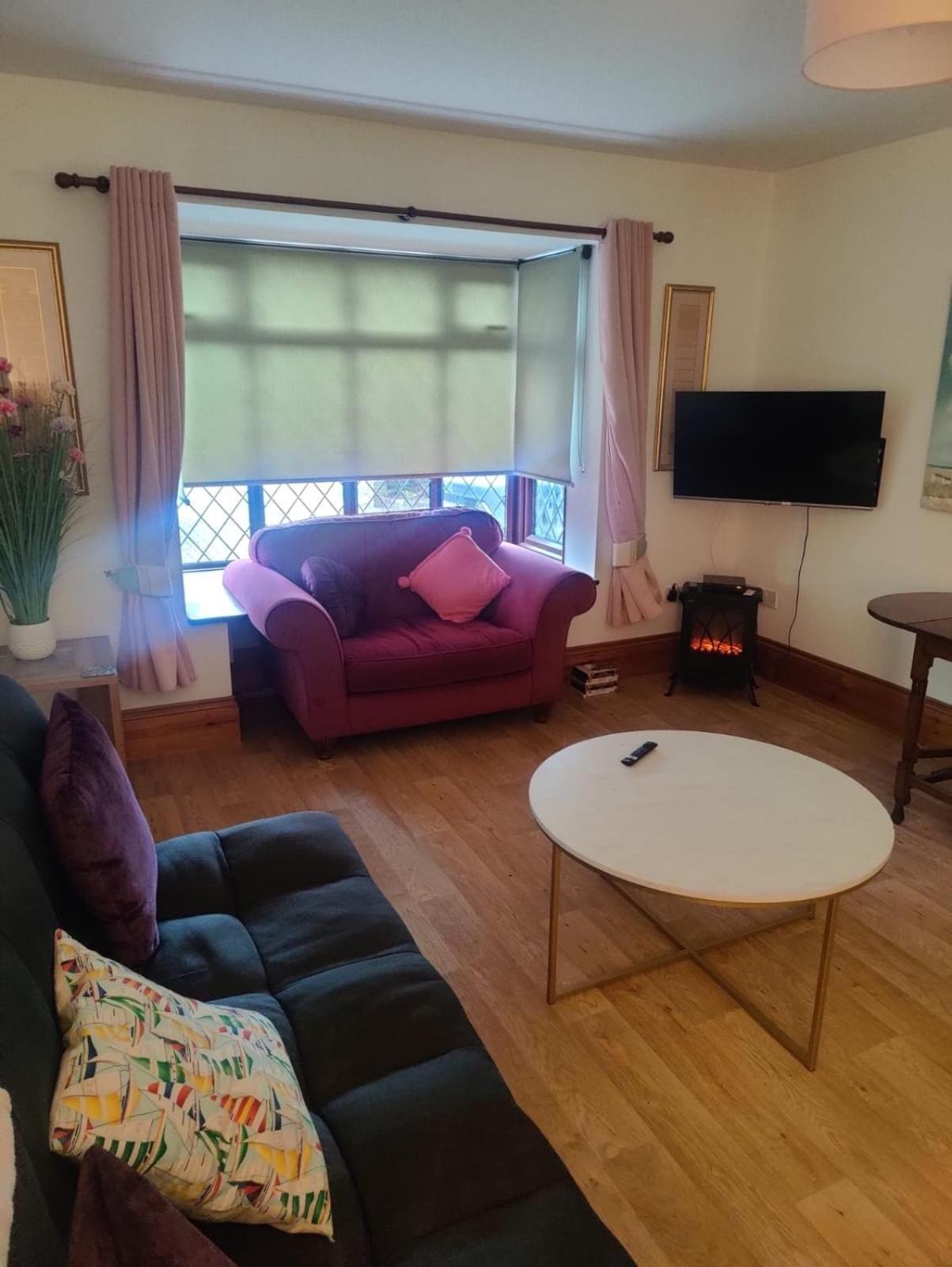 Beautiful Bexhill Cottage With Garden 3 Mins Walk To Beach Exteriör bild